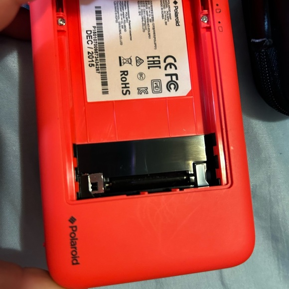 Zink Polaroid Snap Instant Digital Camera - Picture 6 of 10